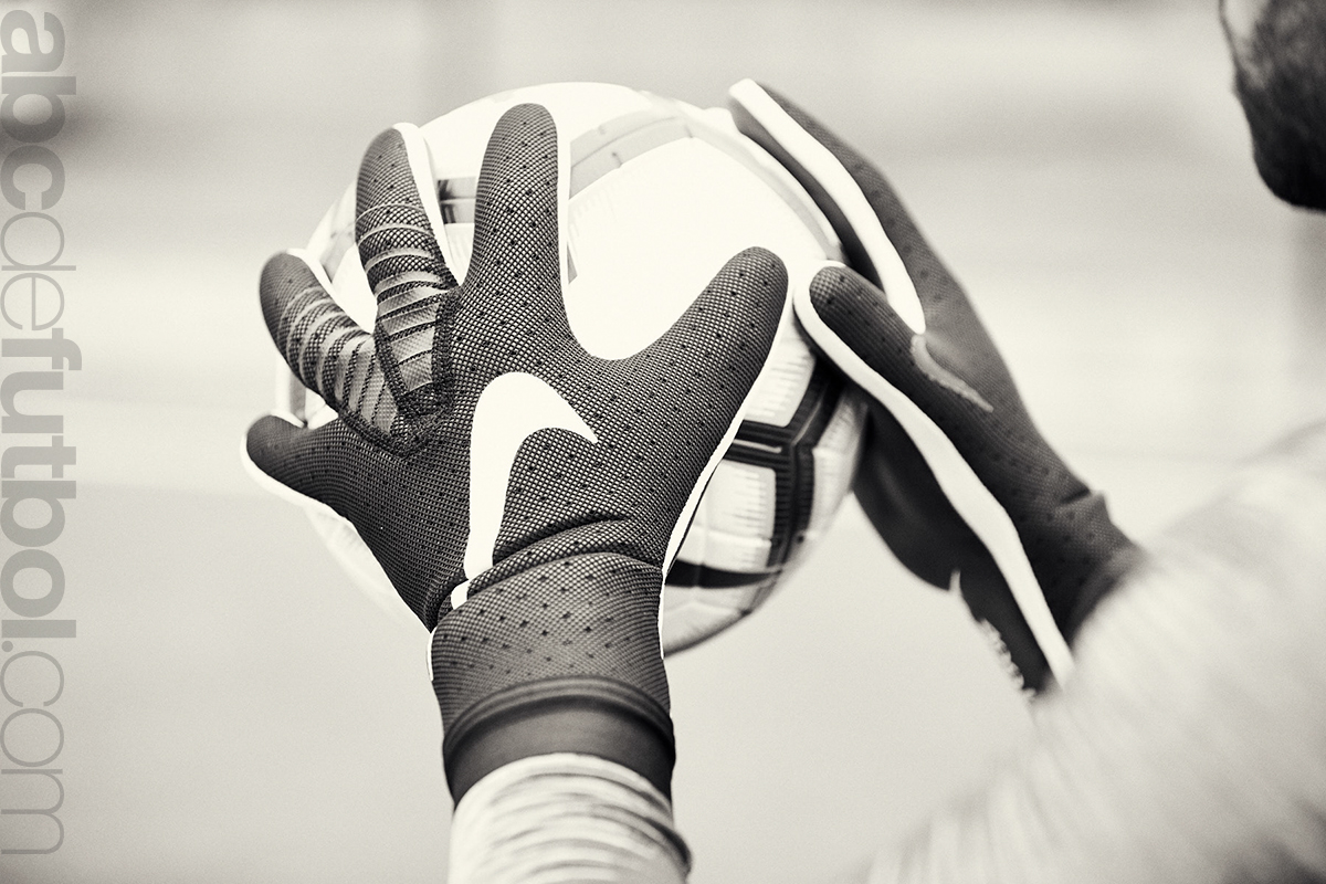 los guantes de portero... Nike Mecurial Touch Elite |